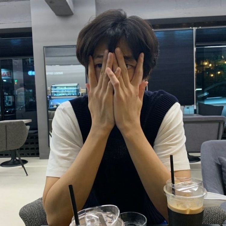 youremyheroz's tweet photo. 이때 홍경 진짜 무서울정도로 남친짤만 찍어냄 https://t.co/iYWRdLCcyM