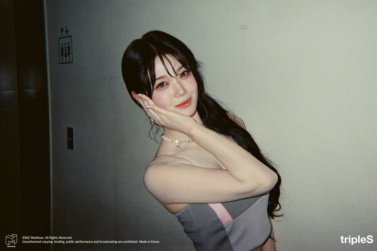 seoyeoiz's tweet photo. this yubin genre will make me sob https://t.co/vqFBKfJtxr