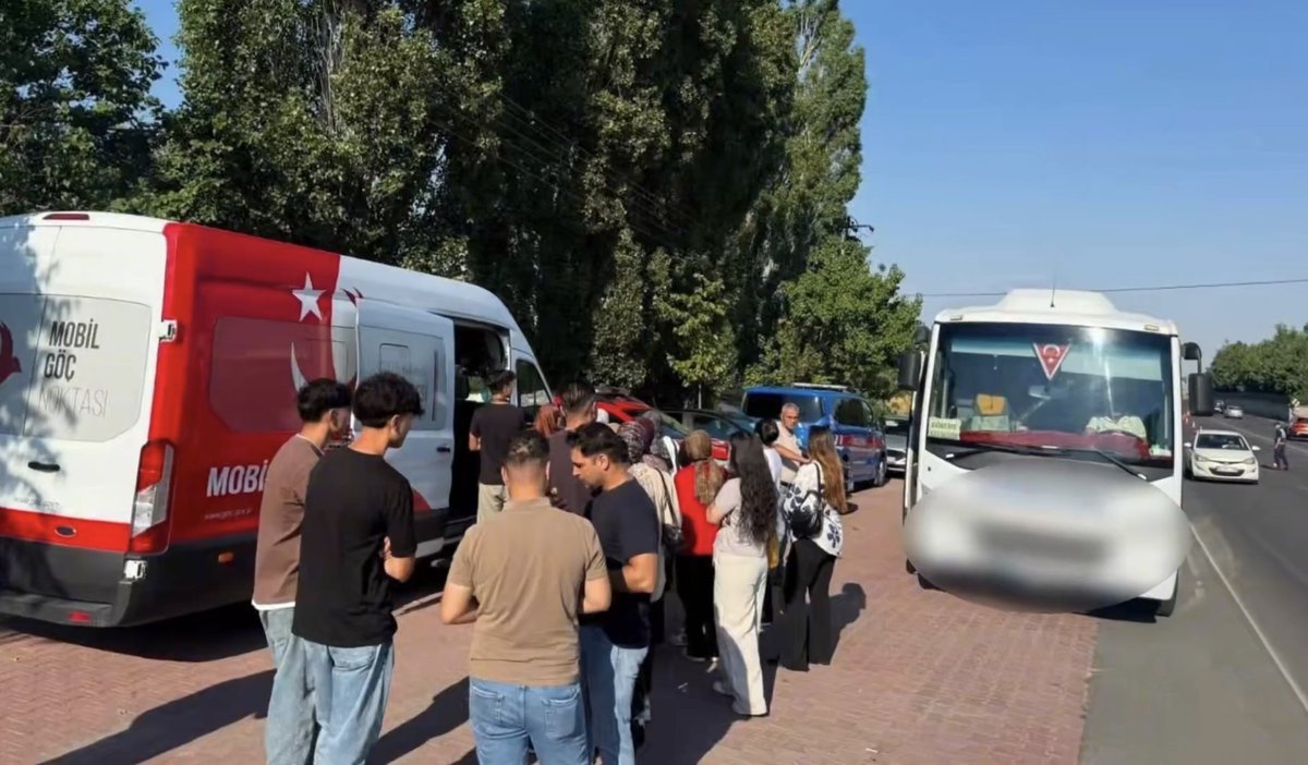 malatya_time's tweet photo. Ülke Genelindeki Denetimde Yüz Binlerce Kişinin Kimliği Kontrol Edildi

https://t.co/SQ43V1Hzaw

 #umutlazım #turfra 
#KadimSorumlulukNeOldu 
#HocamlaOkuyorum
#aklımalmıyor https://t.co/cryADJvTZ9