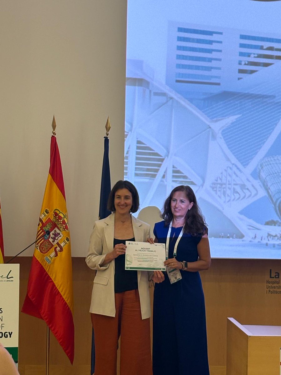 crespo_mp's tweet photo. ¡Grandes días en los Congresos de Linfología (#ESL2026 y 1.º @GELinfologia)! 🩺✨
​Un placer aportar ponencias y comunicaciones. ¡Y qué orgullo que el equipo de la Unidad de Linfedema y Ejercicio Oncológico del @HospitalMaranon se lleve 2 premios por sus comunicaciones!🏆🏆 https://t.co/2AmLkCnhA6