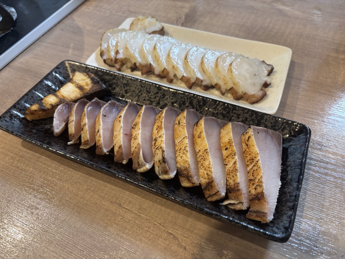 ZOKUBUTSU__'s tweet photo. 自分のための金沢土産
金沢 逸味潮屋
鰤のたたきは前回帰郷時も食べたけどタコのたたきもすっごい美味しかったわ
潮屋のたたきは金沢土産でめっちゃおすすめ https://t.co/pU6JpVPPaK