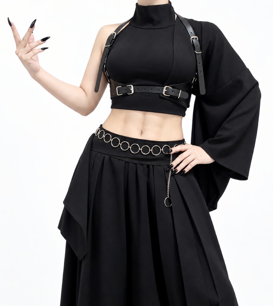 misamaru_kimono's tweet photo. 黒の片肌脱ぎ和洋折衷コーデ🖤
ショート丈羽織とアメスリインナーをハーネスで固定×袴ワイドパンツの現代的スタイルがかっこいい！ https://t.co/NdOrqtBBuc
