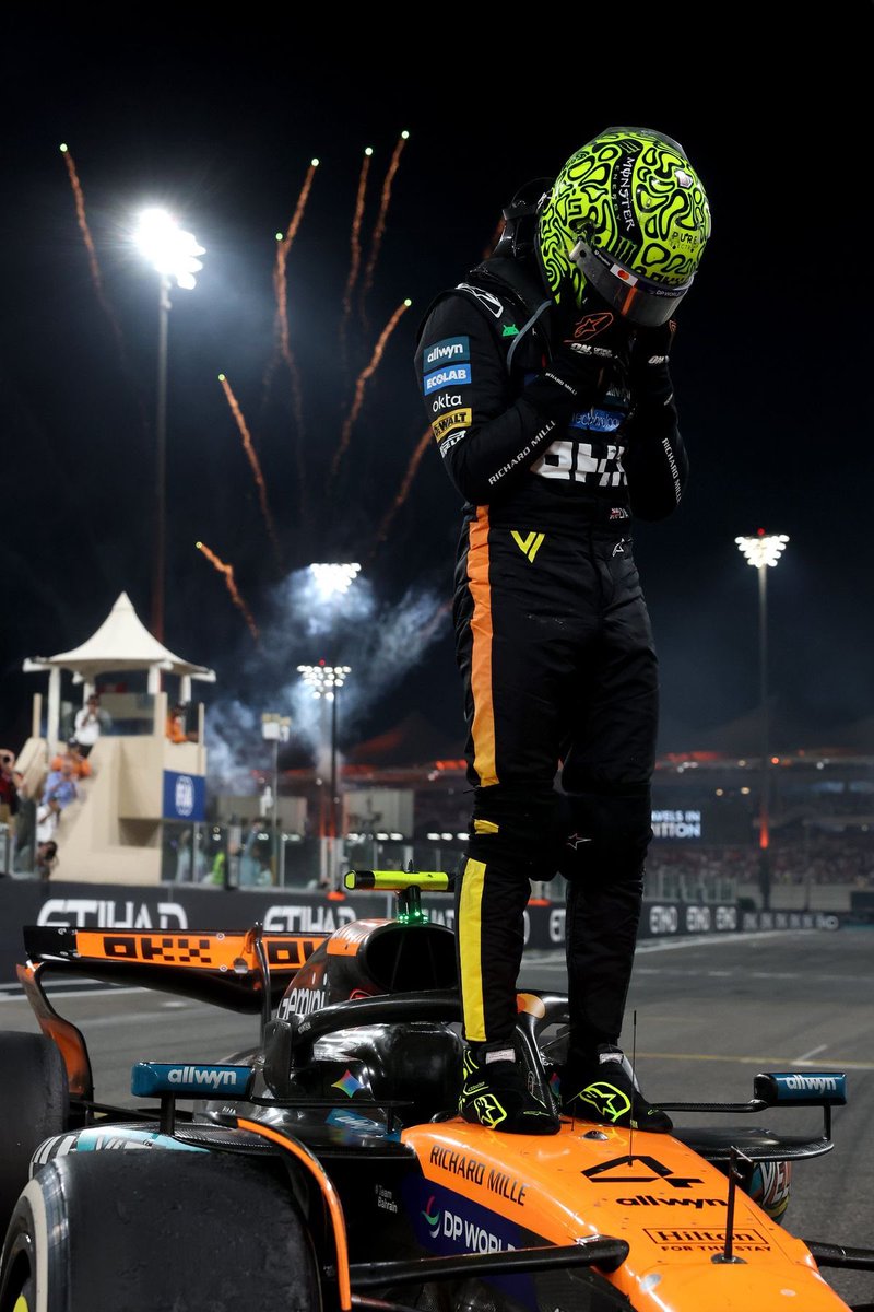 mel3rrrr's tweet photo. @SergioDLafe @noelbazan @AlpineF1Team @F1 and also saying a world champion doesn’t deserve to be in f1 is the dumbest thing i’ve ever read🤡 https://t.co/M6zcdsj0o3