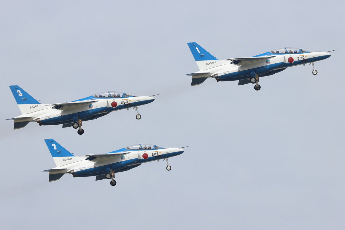 JA10AP's tweet photo. ブルーインパルス

2026.09.27 - 令和8年度小松基地航空祭 https://t.co/HOkjaazkDj
