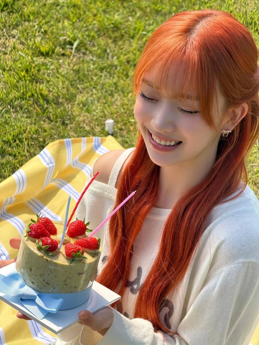 ssumini313's tweet photo. 색안경때 입덕한 숨프 스윗인데 덕메 구해요!! 오프도 가고 콘서트도 가요!! 선교도 하고 엄청 지나게 지내실 분 구해용 
❤️,RT-> DM

#스윗트친소 #덕메 #스테이씨 https://t.co/HM9FYZfW2r