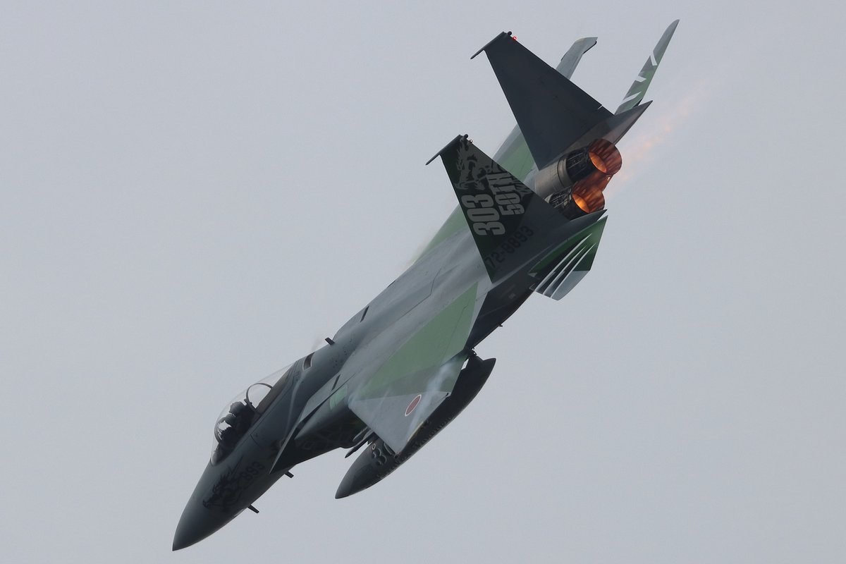 JA10AP's tweet photo. 303SQの機動飛行。ドラゴンマークのF-15による機動はこれで見納めでしょうか（百里で飛ぶかな？）

2026.09.27 - 令和8年度小松基地航空祭 https://t.co/Dceldr3MX6