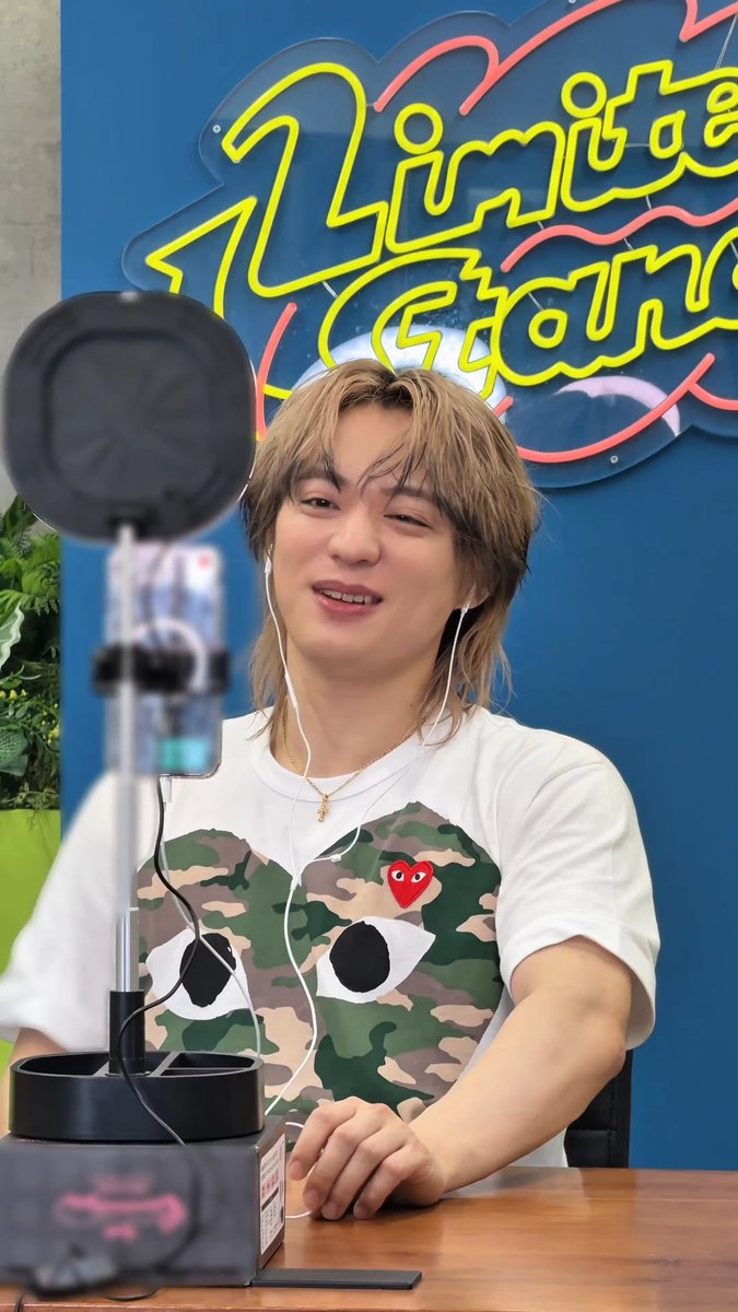 allofmfort's tweet photo. 大晴くんのこのウインクがちな笑い方かっこよすぎる😭🩷そして左手は有線いじいじ🥰いとおし🥰🥰🥰 https://t.co/QWH4dgvQue