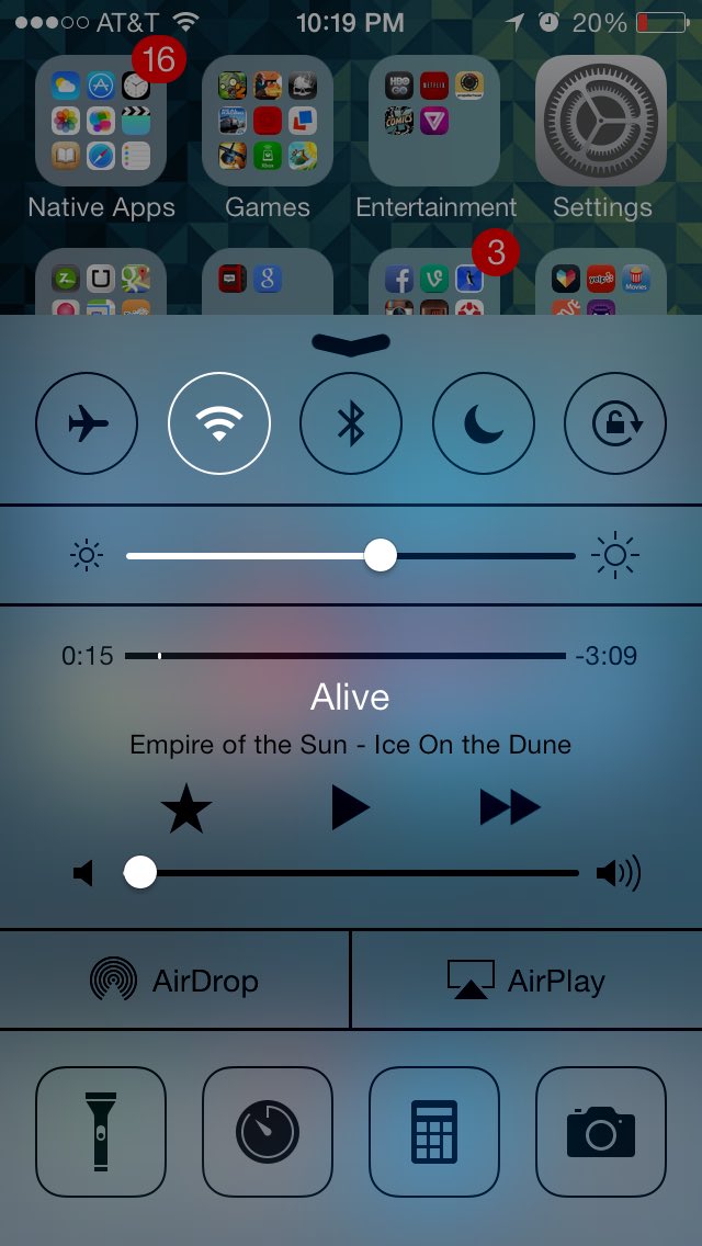 zeedezigns's tweet photo. Remember the iOS 7 control center? https://t.co/RYZT8Cuf3c