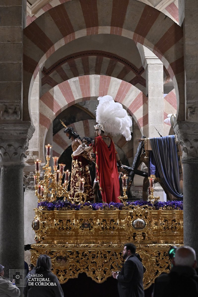 EsperanzaHdad's tweet photo. DOMINGO DE ESPERANZA | 
“Porque vino Juan a vosotros enseñandoos el camino de la justicia y no le creísteis; en cambio, los publicanos y prostitutas le creyeron. Y, aun después de ver esto, vosotros no os arrepentisteis ni le creísteis.”
Mt 21, 28-32.

📷 C. Catedral de Córdoba https://t.co/aT9zW1D90Q