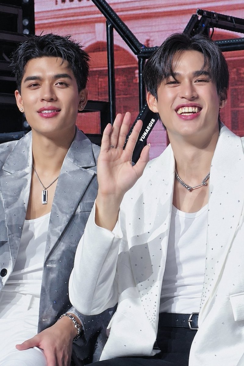 yunaegis's tweet photo. 250927 JOSSGAWIN INVINCIBLE FANCON

a year since we first met 🥹❤️

#JossGawinFancon
#GawinCaskey #JossWayar #JossGawin https://t.co/QvWBrpWaLY