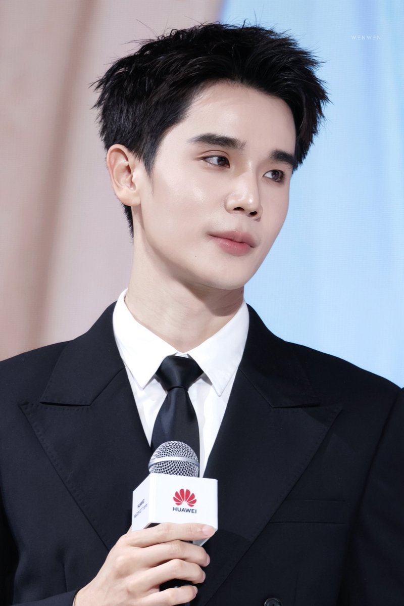 ninigeminius's tweet photo. คือฮีหล่อจนแบบ 😭😭😭 ถ้าวันนั้นไม่ได้ไปเจอเสียใจแย่ ㅠㅡㅠ https://t.co/5qjg8Esgdy