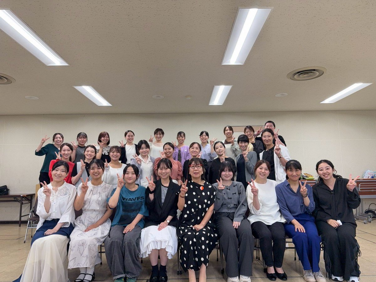 Brillanti0202's tweet photo. 🌟全日本合唱コンクール中部大会🌟
本日行われた全日本中部大会でブリランティは、金賞&amp;県知事賞&amp;理事長賞をいただくことができました‼️🏅

引き続き全国へ向けてがんばっていきます🔥🔥
皆さま応援ありがとうございました☺️

今年の全国は北海道です🦀☃️ https://t.co/14wpOt49Qu
