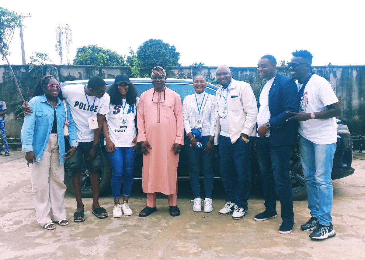 Igandoikotun's tweet photo. Today, Akinsanya Receives Igando Runners Community at His Residence

The Igando Runners Community paid a courtesy visit to the Executive Chairman of Igando-Ikotun LCDA, Snr. Comr. Lasisi Ayinde Akinsanya, at his residence on Sunday, 27th September 2026. https://t.co/jxkL4oLSBf