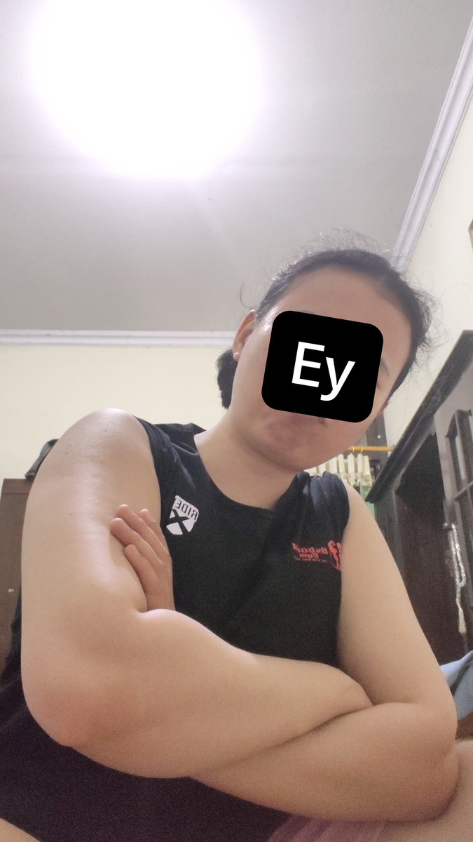 forrealmeh's tweet photo. Siap gendong kamuu https://t.co/pweEytU57n