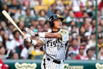 toratora0902go's tweet photo. 「代打の神様」桧山進次郎は、球団最多となる代打通算14本塁打・158安打・111打点という記録を打ち立てた。レギュラーの座を退いてもなお、ここぞという場面で結果を出し続けた勝負強さは、多くのファンの記憶に刻まれている。 #阪神タイガース #阪神 #甲子園 #桧山進次郎 https://t.co/XBZhsMwxry