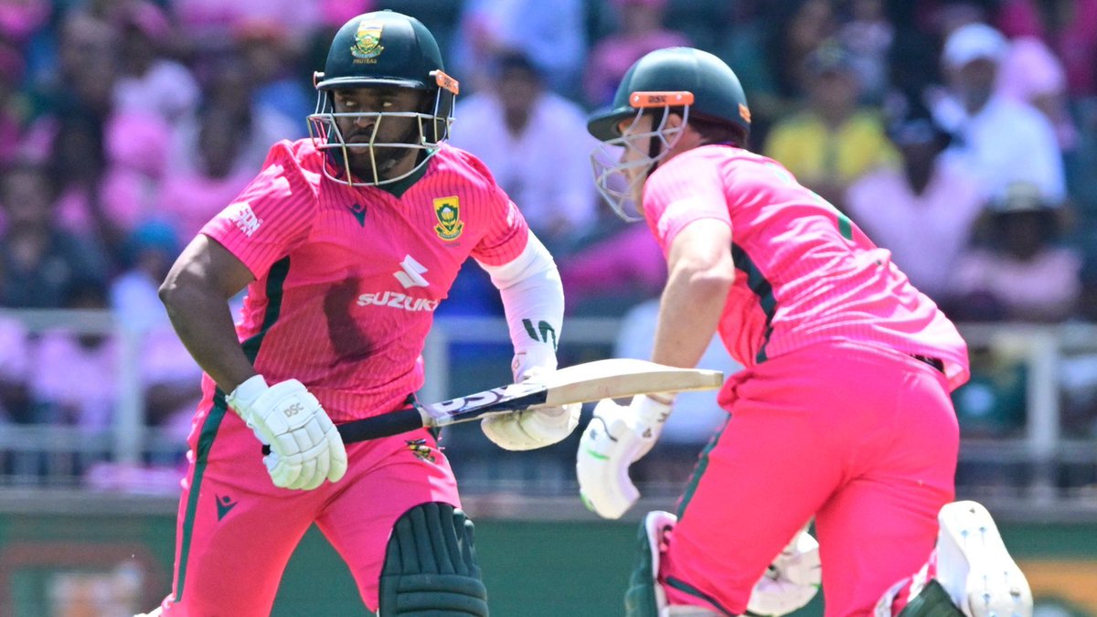 ICC's tweet photo. Johannesburg was treated to a batting masterclass 🤩

Temba Bavuma and David Miller bring up special tons on a special occasion in the Pink ODI against Australia 💯 https://t.co/peCEGfDGIS
