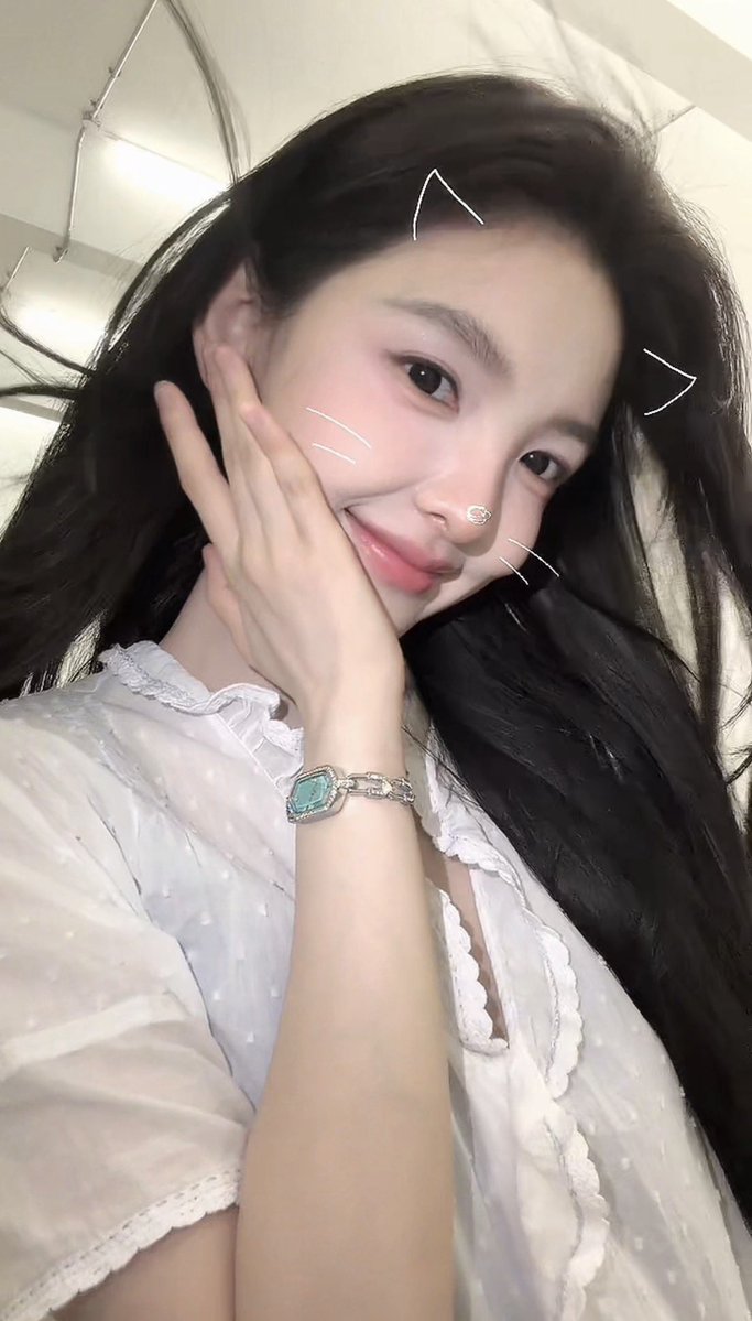 odenii's tweet photo. 당신은~ 존예롭기 위해 태어난 사람~ ︎♡︎︎♡︎︎♡︎ https://t.co/tXTL0rY9mN