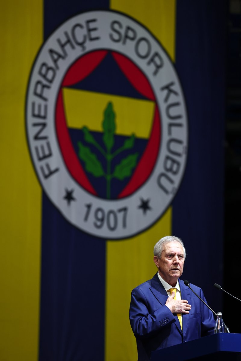 Fenerbahce's tweet photo. Başkanımız Aziz Yıldırım: "Fenerbahçe büyük camia, büyük bir güçtür. Bu gücün lütfen herkes farkına varsın. 

Fenerbahçe'ye sahip çıkın." https://t.co/MsPn8eLy5E