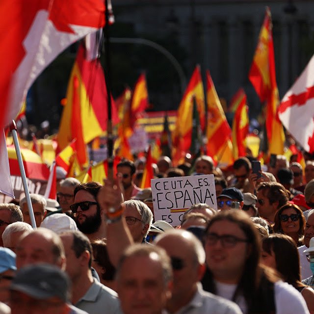 NewsUnityGR's tweet photo. Μαδρίτη: Χιλιάδες στους δρόμους για τη Θέουτα – Ζητούν εκλογές και αλλαγή πολιτικής
https://t.co/cWeqqKqxxU
#Μαδρίτη #Θέουτα #Ισπανία #Πολιτική #Madrid #Ceuta #Spain #Europe #NewsUnity https://t.co/1C761Vz9Ly
