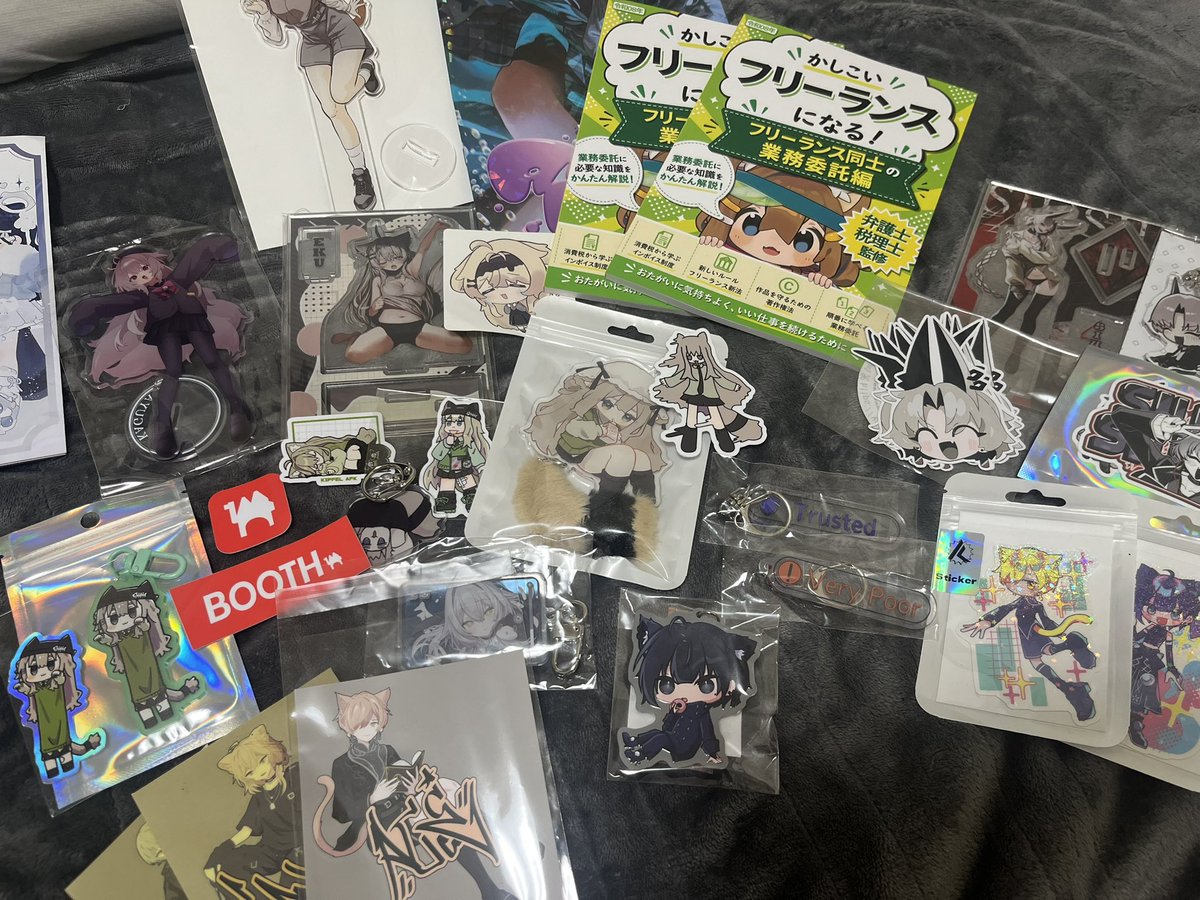 Ciel__vrc's tweet photo. 今回の成果！！
予算ぴったりに買いたいものもZIPPO以外買い切ることが出来たので良し！ https://t.co/CXhkhzFsQP
