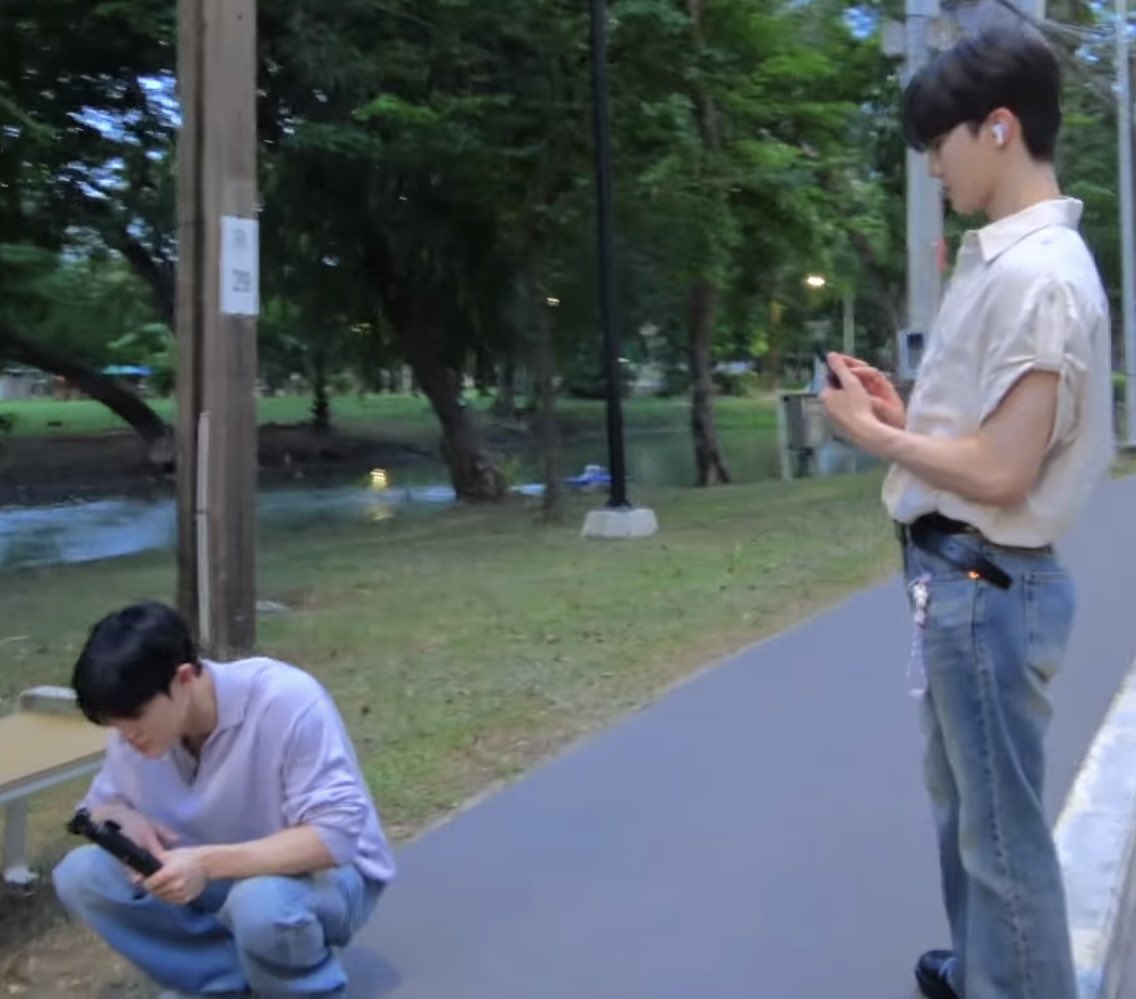 hellrock6ix's tweet photo. ฮีไม่เอาไรแล้ว วิวกรุงเทพไม่สวยเท่าเจน 55555 https://t.co/6G8449eZFq