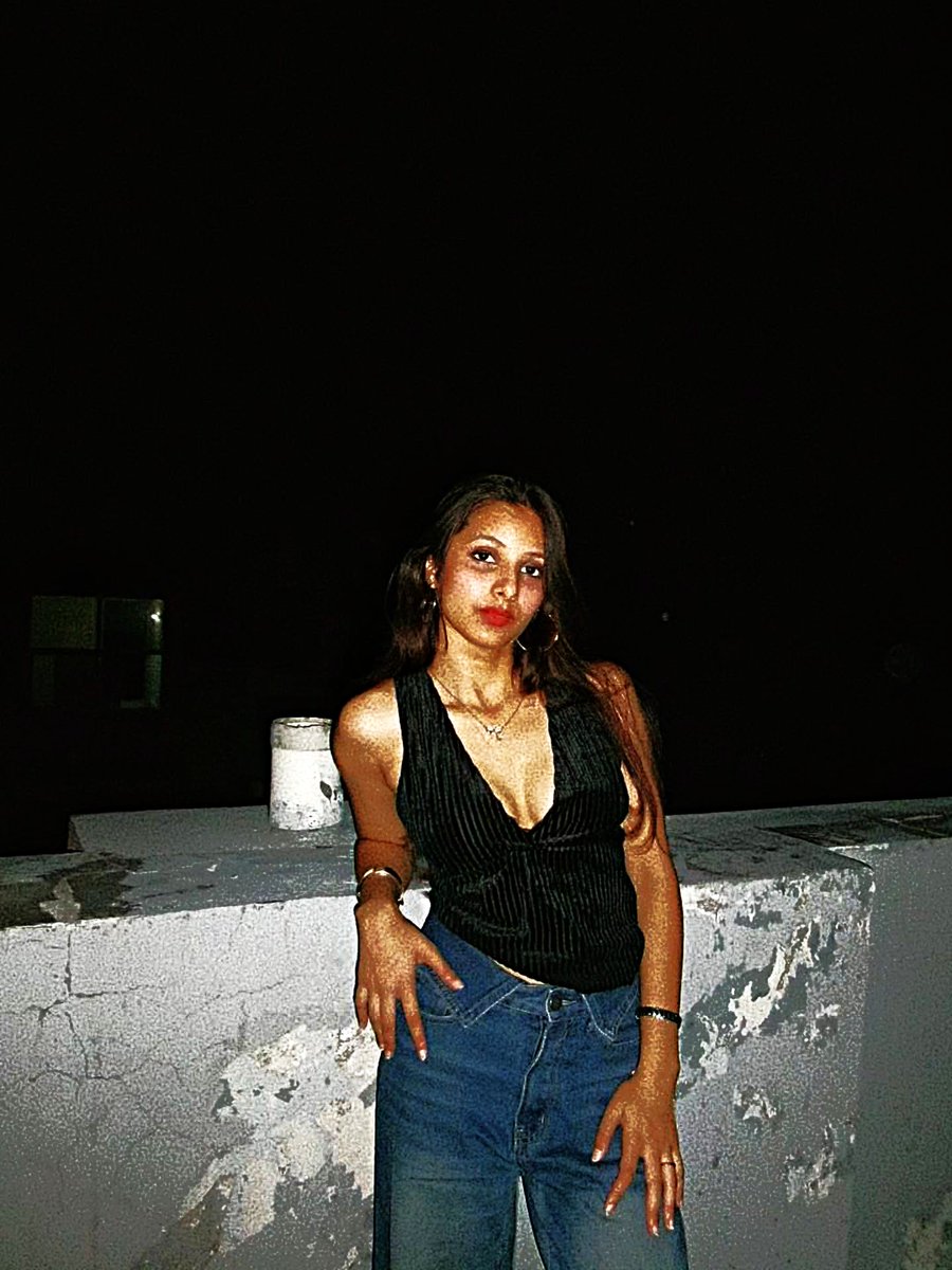 baddiesforshow's tweet photo. NAME-  GAZAL AGGARWAL
UNIVERSITY-  SHRI RAM COLLEGE OF COMMERCE, DU
AGE -19 
HOMETOWN - JAIPUR
FEATURES-  MEDIUM SIZE BUST , GOONWORTHY FACE, STUBBLE ARMPITS

#COLLEGESLUT #SEXY #DU #INDIANCOLLEGESLUT https://t.co/eVbUxYrTTz