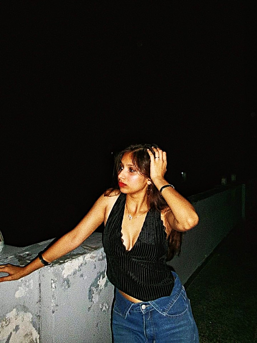 baddiesforshow's tweet photo. NAME-  GAZAL AGGARWAL
UNIVERSITY-  SHRI RAM COLLEGE OF COMMERCE, DU
AGE -19 
HOMETOWN - JAIPUR
FEATURES-  MEDIUM SIZE BUST , GOONWORTHY FACE, STUBBLE ARMPITS

#COLLEGESLUT #SEXY #DU #INDIANCOLLEGESLUT https://t.co/eVbUxYrTTz