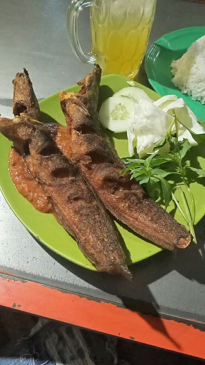 android128gb's tweet photo. suka lele ga by? menu enak buat malem senen ini 🤣 https://t.co/BRRZXNnwWM