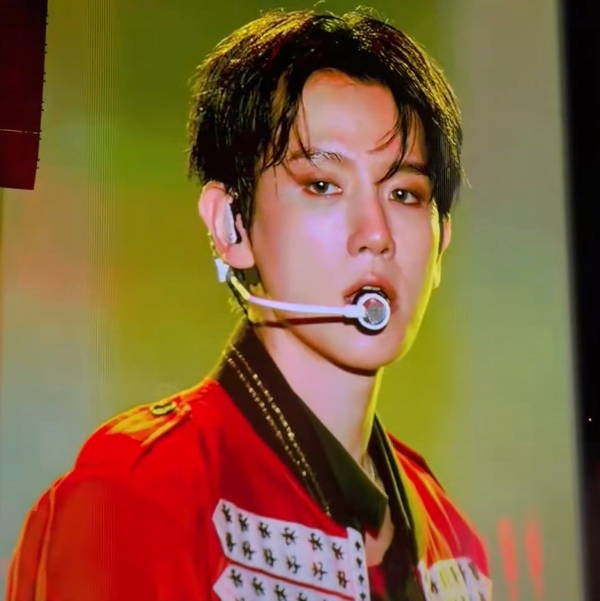 dearkyoongs's tweet photo. dear lord, with a face like this, there’s no need to take off your clothes,, just this alone is enough to finish everyone off https://t.co/HjowB38L90