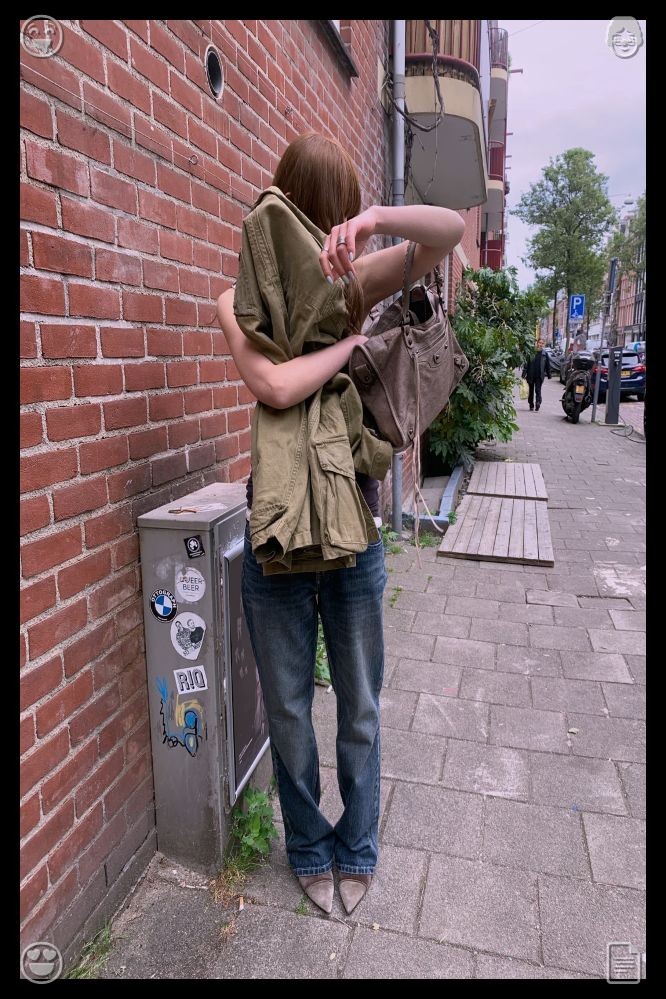 deane111's tweet photo. 🔑Yellow drawing pen with thin tipDraft tiny practical simple fixes for your unsatisfying dull repetitive daily routine, stop waiting for others to fix your tough difficult life troubles fully for you. Take small consistent daily positive action. https://t.co/ryAAqUsQ2K