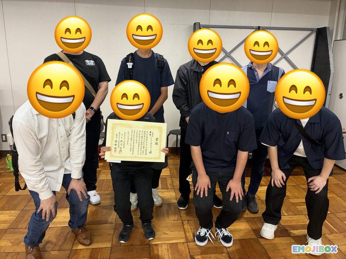 NobuhiroNogu's tweet photo. 社団戦最終日

浅草入り、朝飯から気合いが入る🐟

渡辺先生の見守る中、元奨三段同士の全勝対決、元アマ竜王対富士通将棋部主将、有名YouTuber🌟との激戦の結果4-3、4-3、4-3で15戦全勝で４部リーグ白優勝を果たす🏆🥇

交流戦でリスタさんと和やかに対局⏰
スカイツリーが浅草の夜を彩る🌈

#社団戦 https://t.co/PaHGe4aCDd