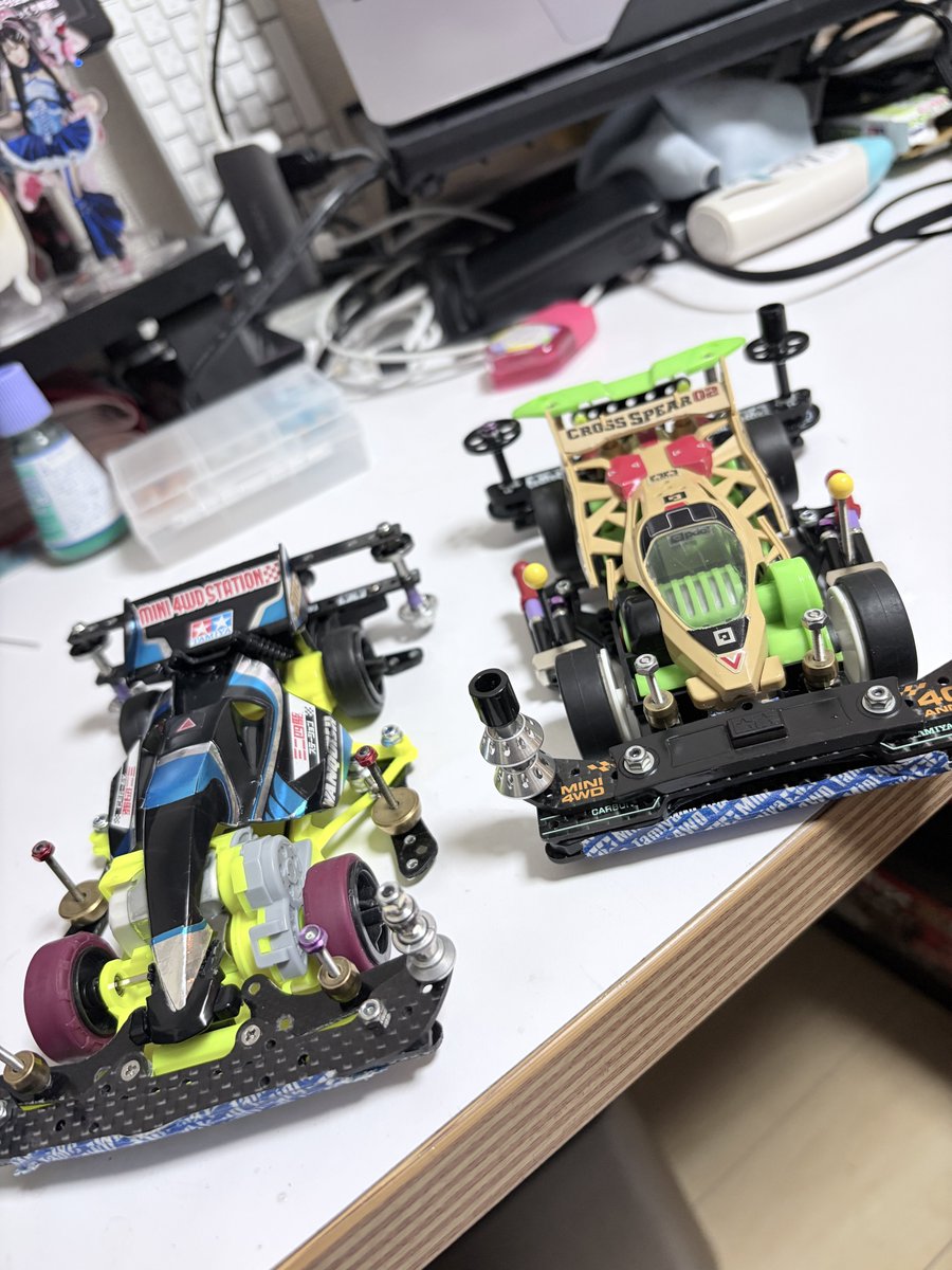 jy08C16's tweet photo. 試行錯誤しているFM-Aのサイドボールリンクマスダン

横ブレでもげないようにするにはビスの間隔を狭くするのかなと思いこの形にしました。久しぶりのマチ針

24mm×スプリントでかっ飛ばすSFMとハイパーやパワダで26mmをぶん回すFM-Aというコンセプトを分けて使っていこかなと https://t.co/9UAmd41Njg