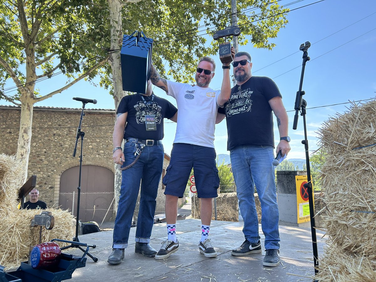 RadioSeu's tweet photo. #Enimatges Lliurament de premis de la Chrono Race del festival #PinePeaks, a #laSeu. #AltUrgell #Pirineu https://t.co/NNXlRNhtNb