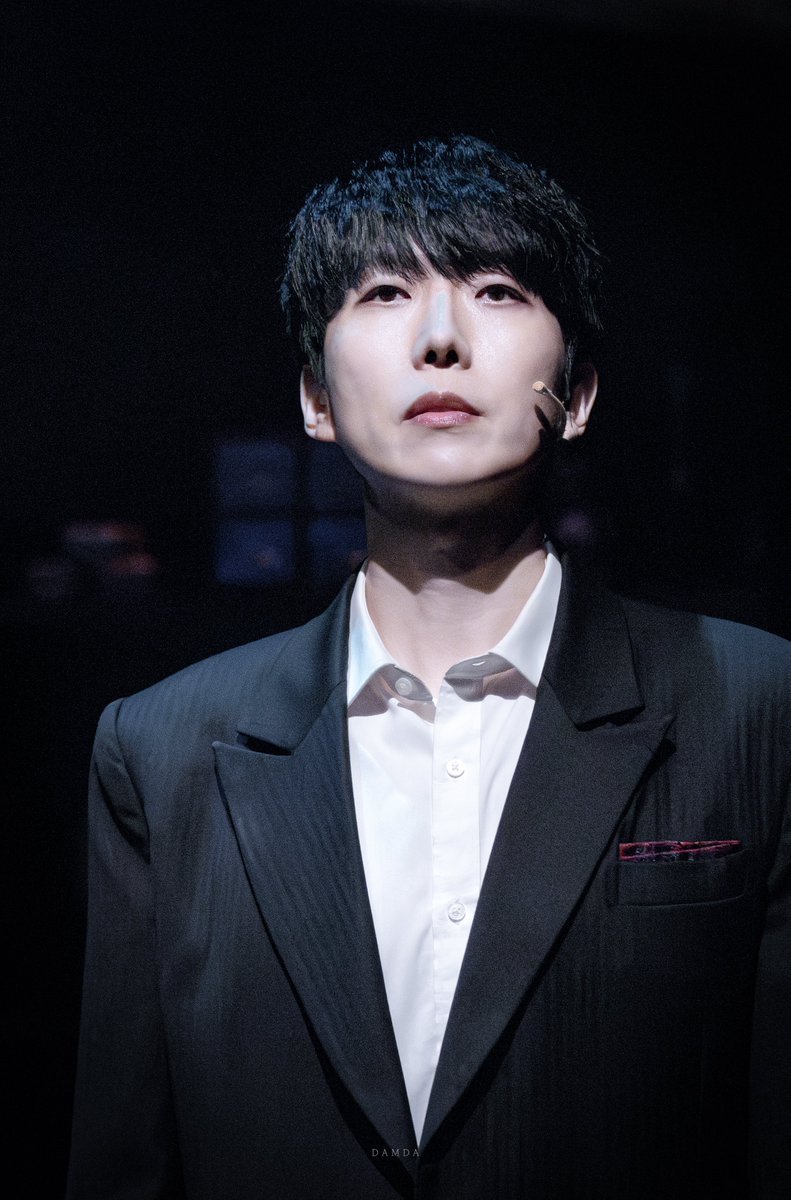 damda_U's tweet photo. 2026.9.27(일)
사의 찬미 커튼콜데이 

사내 #김재범 

"덧없는 현실 앞에 무릎 꿇게 만드는 저 살인자." https://t.co/uJ3YbsPZHu