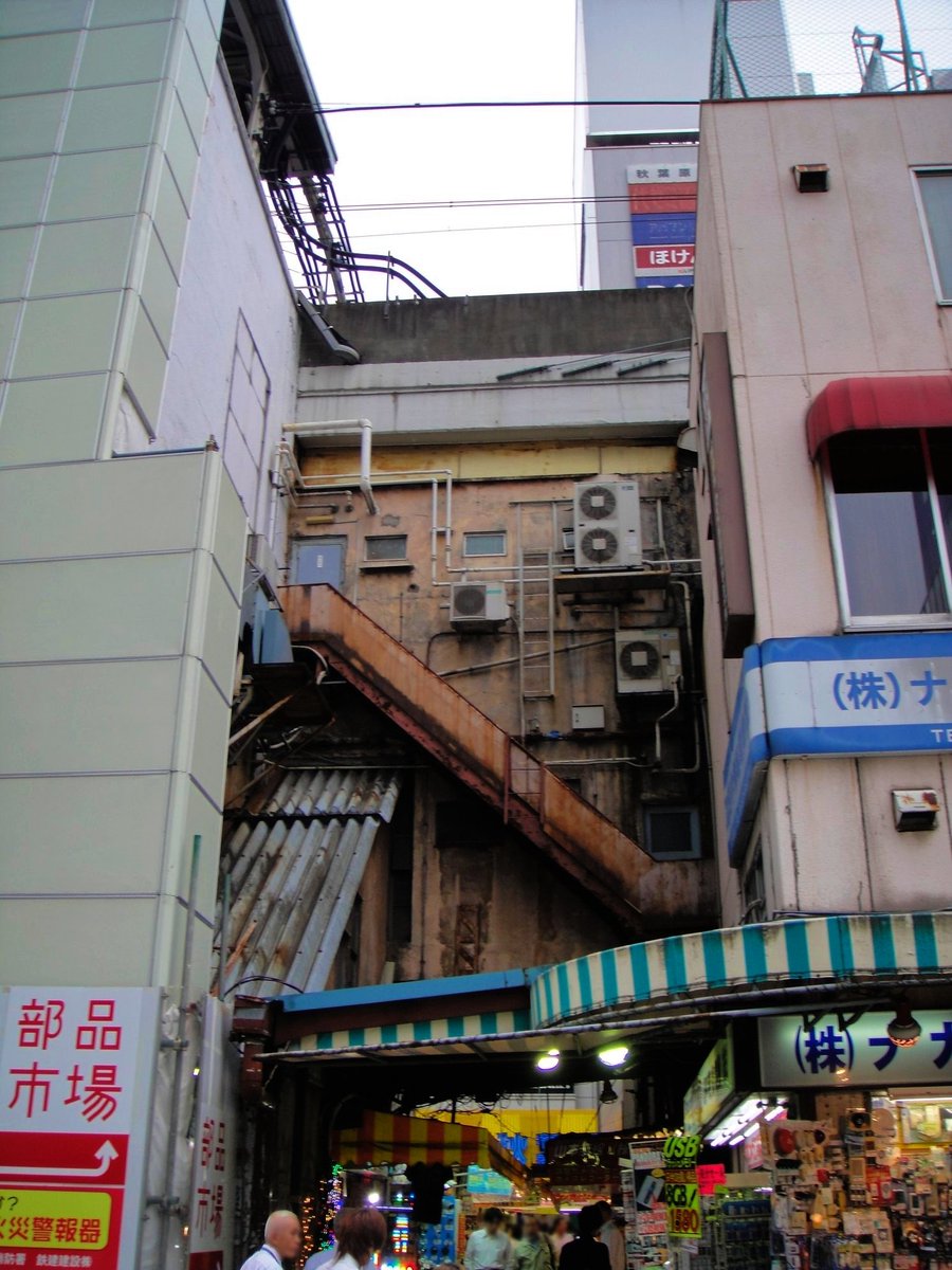 N38915's tweet photo. 誰も言いませんが
秋葉原の本体(御本尊)
実はここなんですよ
絶対に内緒ですよ https://t.co/hwNZBkEgqq