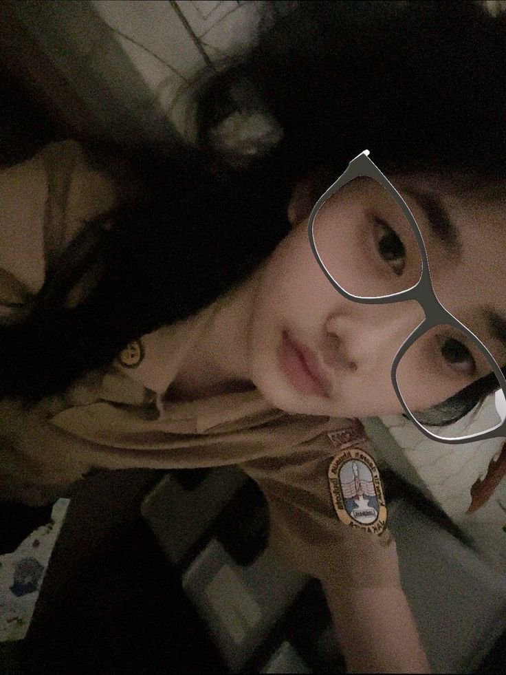 yuv1nnn's tweet photo. @Mishkaraa @rajaanwn hai oyinn, lihat senyum kamu pagi-pagi tuh bikin aku ikut senyum dan semangat mulai hari. Padahal aku liat kamu cuma lewat layar tapi bisa bikin aku semangat dehh. Kamu yang cakep, aku yang dapat semangatnya. Makasih ya udah bertahan sejauh ini 🤍 @M_OlineJKT48 https://t.co/AVSwBMBFbZ