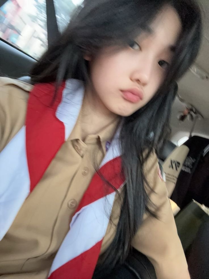 yuv1nnn's tweet photo. @Mishkaraa @rajaanwn hai oyinn, lihat senyum kamu pagi-pagi tuh bikin aku ikut senyum dan semangat mulai hari. Padahal aku liat kamu cuma lewat layar tapi bisa bikin aku semangat dehh. Kamu yang cakep, aku yang dapat semangatnya. Makasih ya udah bertahan sejauh ini 🤍 @M_OlineJKT48 https://t.co/AVSwBMBFbZ