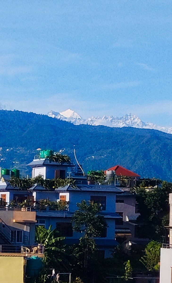 _samana_kharel_'s tweet photo. .. ...🍀

झरी पछि खुलेर आएको
सुन्दर आकाश जस्तै
मुस्काइ रहोस् सबैको जिन्दगी

🫠💗 https://t.co/yklCVHpEyV