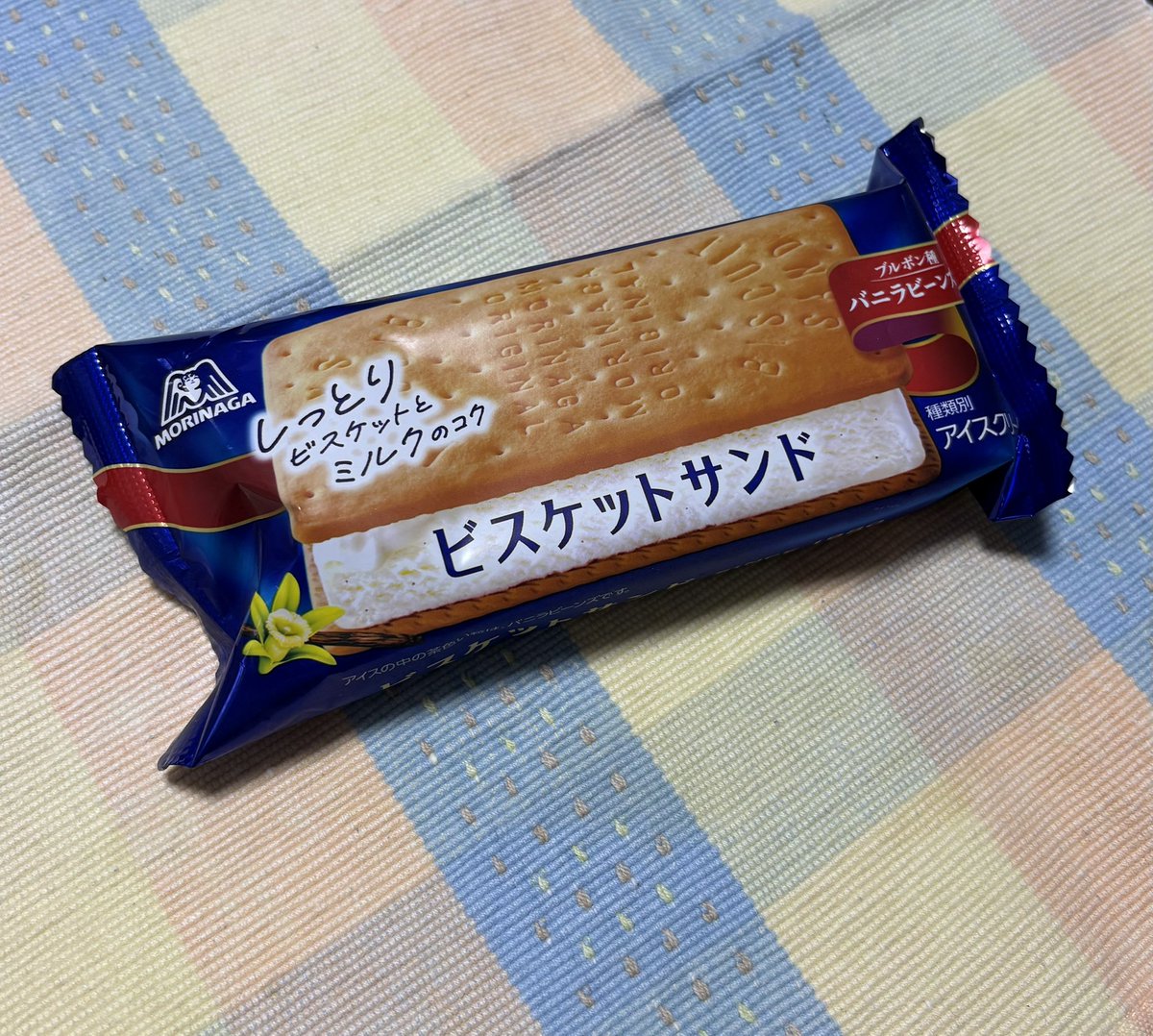 123yoshico's tweet photo. 漫才風雲児で「先輩にアイス買ってきてと言われた時の正解」澤畑さんと安達さんが推してたやつ、最近食べてなかったなぁと思って買ってみた、美味しい https://t.co/1XIPADBnSN