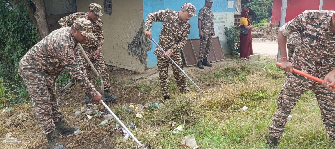 CrpfWest's tweet photo. SwachhataHiSeva-2026, 169 Battalion CRPF conducted cleanliness drives through Shramdaan, promoting a cleaner, greener and healthier environment while encouraging community participation. Together, we pledge for a Swachh Bharat. 🇮🇳 Jai Hind, Jai CRPF! https://t.co/JzER7cHHTs
