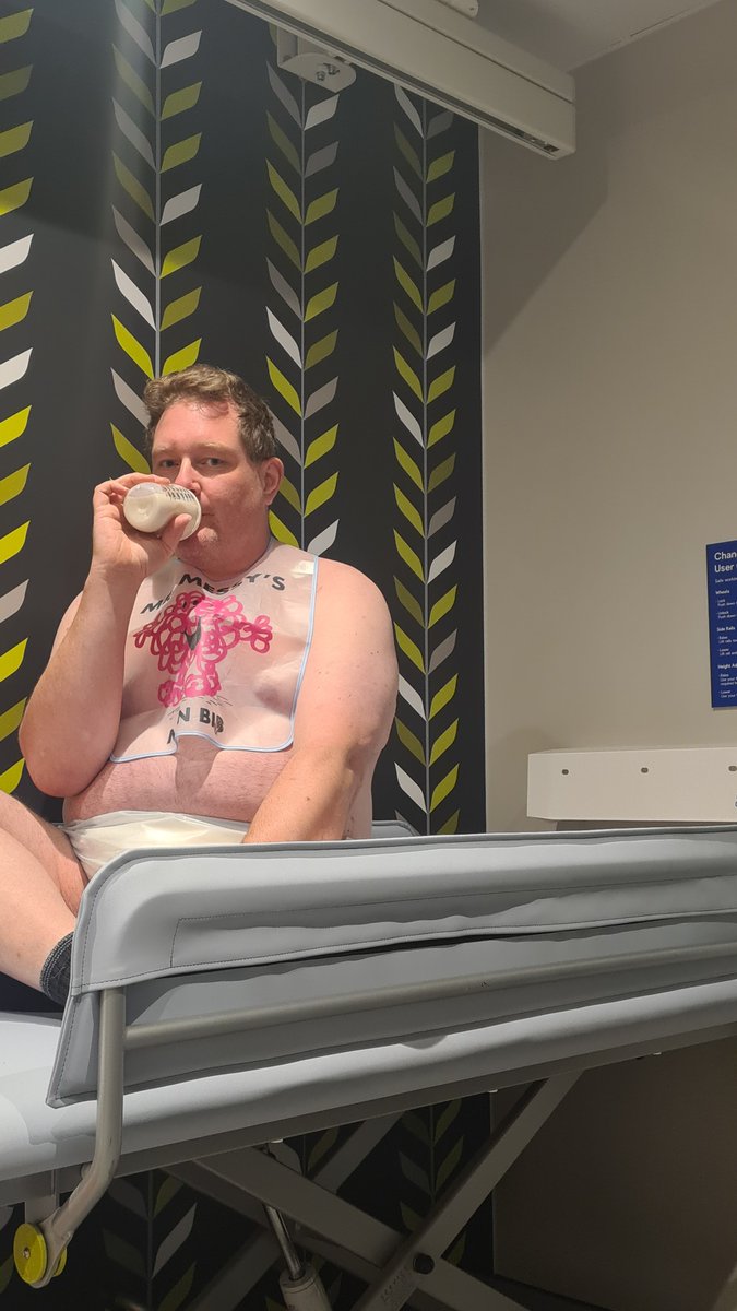 BabyAndyUK's tweet photo. Having a bottle as daddy changes me in Tesco in Bolton.

#abdl #abdluk #abdlmanchester #ageplay #diaperboy #diaper #nappy https://t.co/nJWI1rbwOp