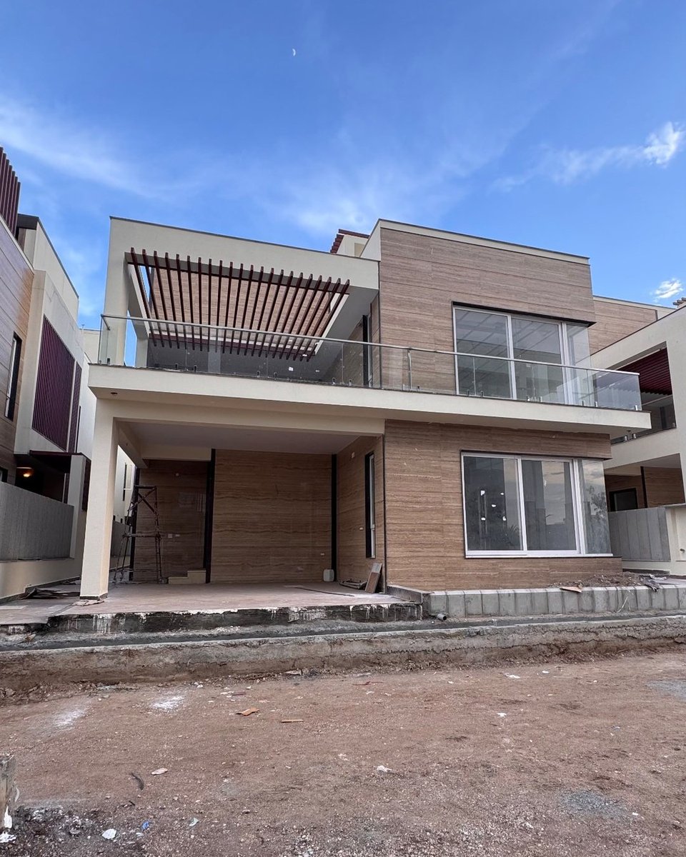 abiinfra's tweet photo. 🏡 PREMIUM 3 &amp; 4 BHK VILLAS FOR SALE in Kalapatti, Coimbatore! 📍
🏊 Swimming pool &amp; gym
🔒 24/7 Security &amp; CCTV
🚗 Dedicated parking

📞 Call / WhatsApp for Site Visit: 95975 11177

#Coimbatore #RealEstate #VillasForSale #PropertyInCoimbatore #Kalapatti https://t.co/LoW8nZ0gWU