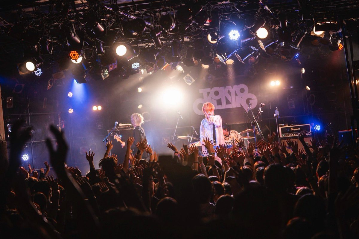 the_paddles's tweet photo. 2026.09.27 渋谷CLUB QUATTRO
“TOKYO CALLING 2026”
⁡
-set list-
愛の塊
倦怠モラトリアム
予測変換から消えても
ブルーベリーデイズ
会いたいと願うのなら
25歳
⁡
photo by @tmtmtm095 https://t.co/6liijoJDgH