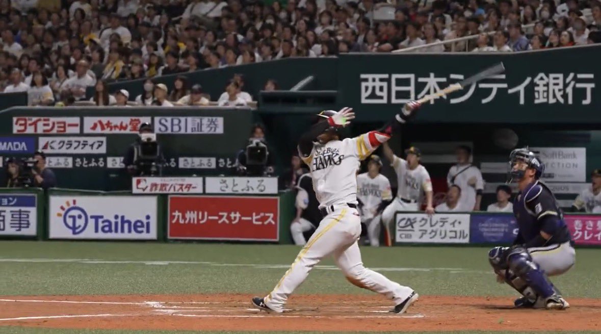 takaodesu4649's tweet photo. ・長谷川の現役最終打席の直後にホームランを打つ甲斐

・中村晃の現役最終打席の直後にホームランを打つ今宮

ホークスの打撃職人の引退試合はなぜいつもドラマチックなのか https://t.co/8xJFoXhEzU