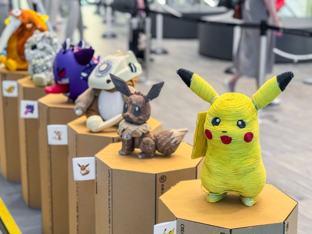 jeadoredisney's tweet photo. 東京ミッドタウン八重洲❝ポケモンと考える アート・環境教育展 in 八重洲❞

多摩美術大学が共催する，アートを通じてごみ問題や環境課題を学ぶ教育展で，美大生が制作した53体の“POKÉMON UPCYCLE SCULPTURE”は，不用品や廃材，佐賀県に漂着した海洋プラスチックごみなどを再利用して作られています🤯 https://t.co/43DmIfcNx5