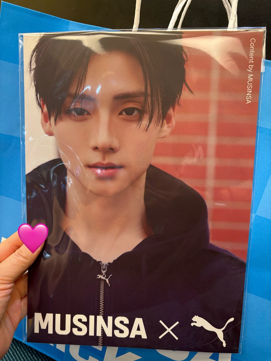 llleo_rrr's tweet photo. 弘大と明洞のMUSINSA回ってもなくて聖水行ったらやっと見つけた😭
無事にサンウォンのポスターゲットできました🥺 https://t.co/K6Lctw5Ir6