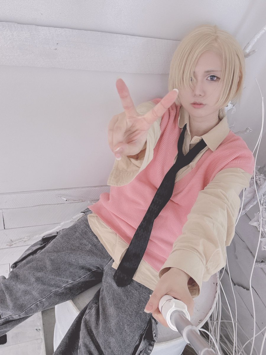 ngrnrnxxx's tweet photo. ⚠︎︎cos 🍝🍷 自撮り反転
あるコスで遊んでもらってきた！
たのしかったー！！！
噴水でめっちゃ遊んだ✌️

写真撮ったらメッシュ消えた… https://t.co/wTMjGGXqD2