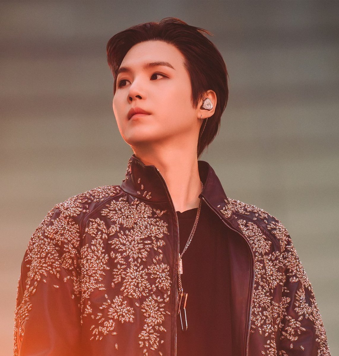 blackcatmintang's tweet photo. 지방시 의상 입은 날마다 존잘존멋이셨네🧎‍♀️ https://t.co/6C0I0VV4St