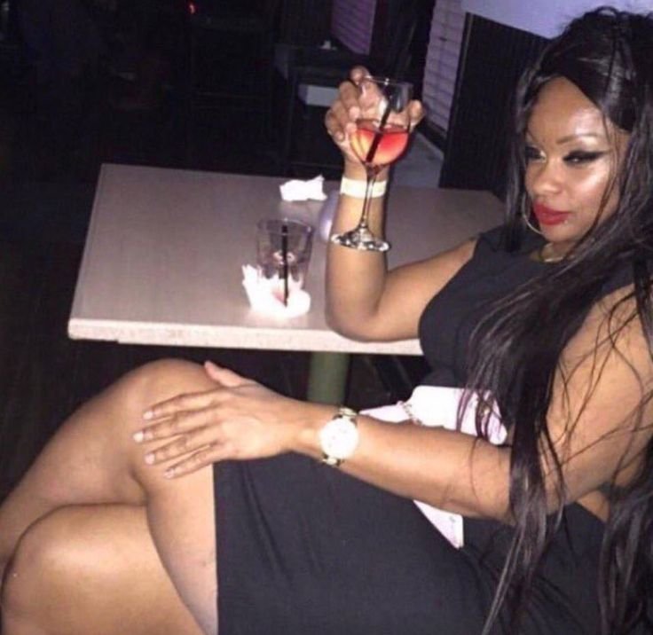 prittinp1nk's tweet photo. "Yall care too much abt SP manifest sum money" while i do agree the majority of ppl on here have a bum ass man on a pedastal and r dying for a text,, we dont have to choose... i manifested my gf out of thin air PLUS money, health, appearance changes. We can have it ALL thankya https://t.co/tHB47ouWxJ