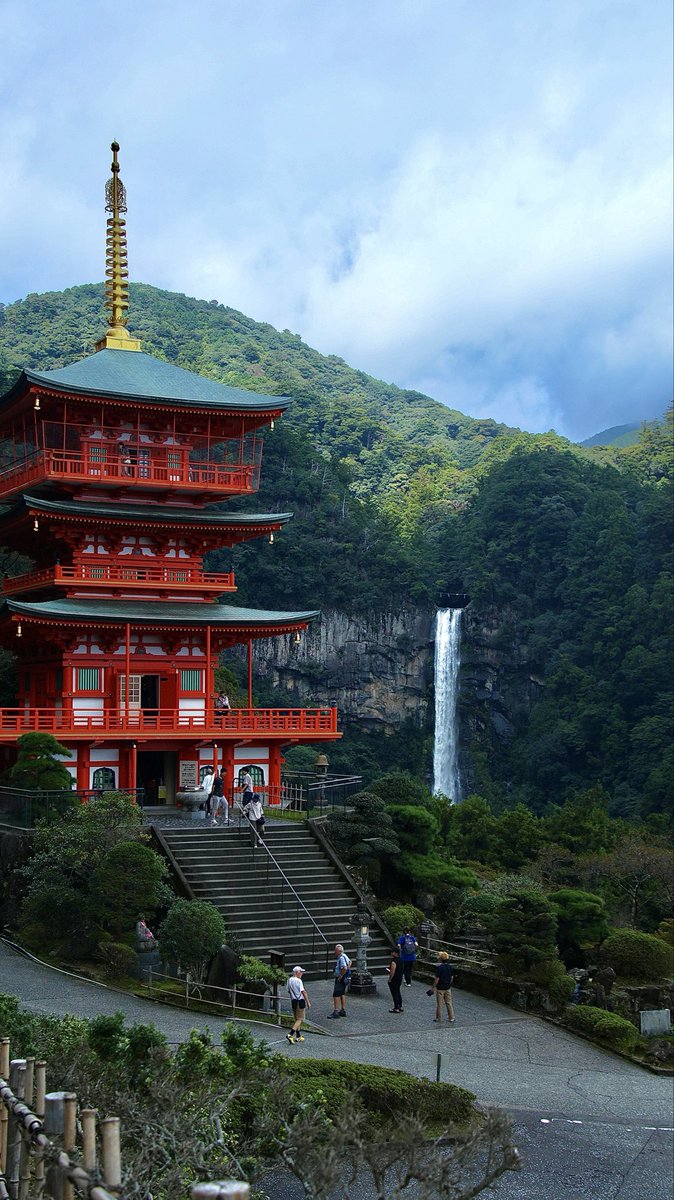 Ryo_Gaia's tweet photo. シルバーウィーク
久々にカメラ片手に、定番の紀南旅してきた。
少し雲が多かったのが惜しい

初めての車旅
とにかく楽で、休憩しながら観光できて良かった😊…沿岸とか山道は、やっぱバイクでまた走りたいなぁw

本命のわたらせ温泉　1000円
広い露天風呂に肌つやつや、かなり良かった https://t.co/ypVtDGesJm